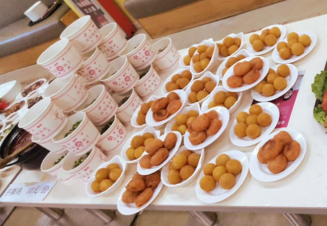 感恩回饋美食節,美食在食堂，好吃在金筷子